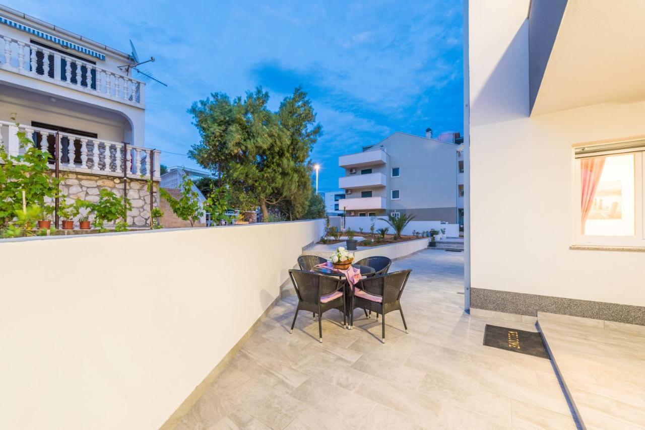 Villa Jana Luxury Apartments Novalja Eksteriør billede