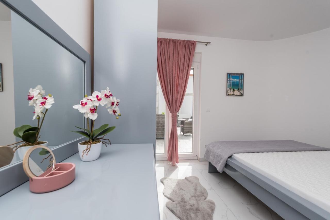 Villa Jana Luxury Apartments Novalja Eksteriør billede