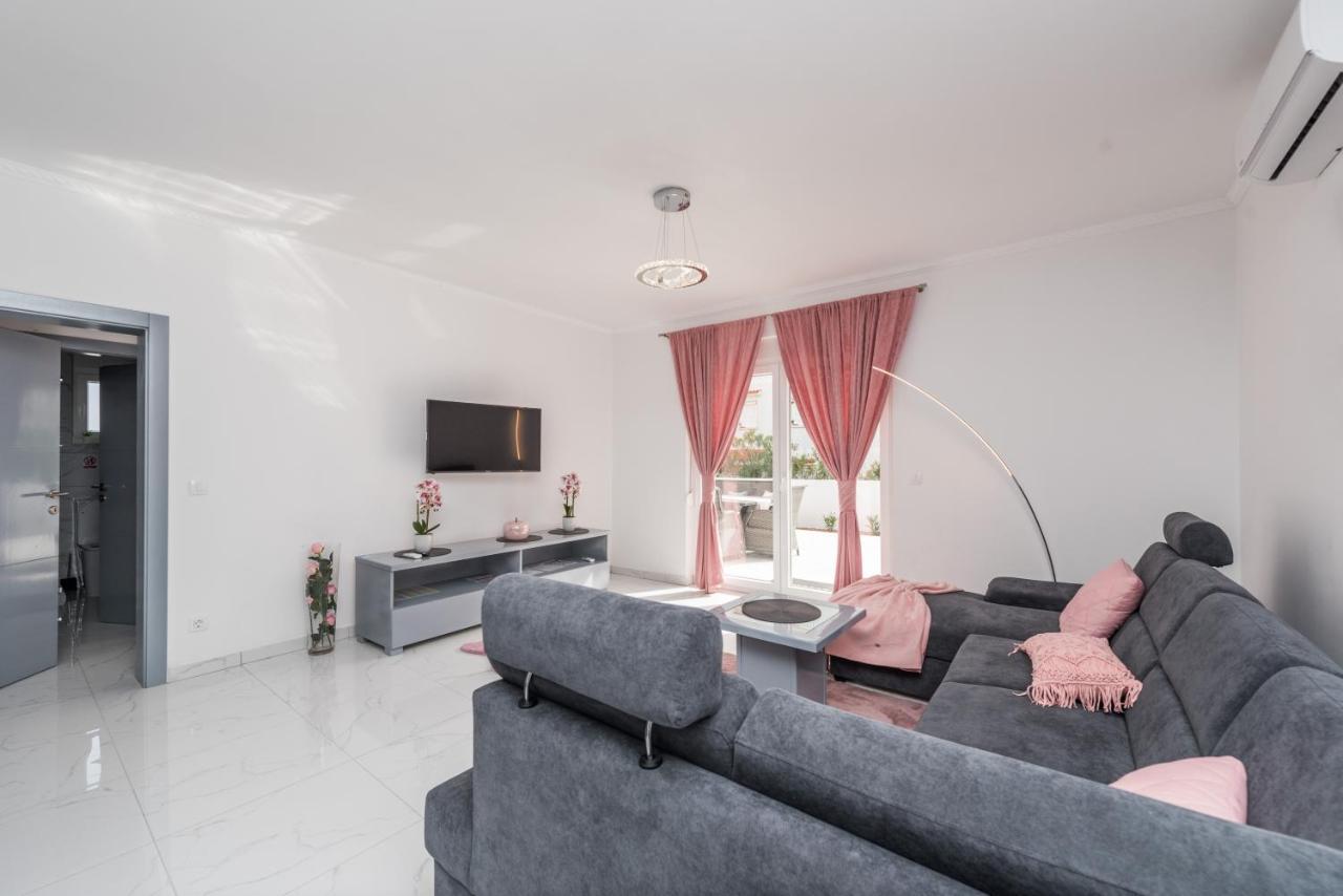 Villa Jana Luxury Apartments Novalja Eksteriør billede