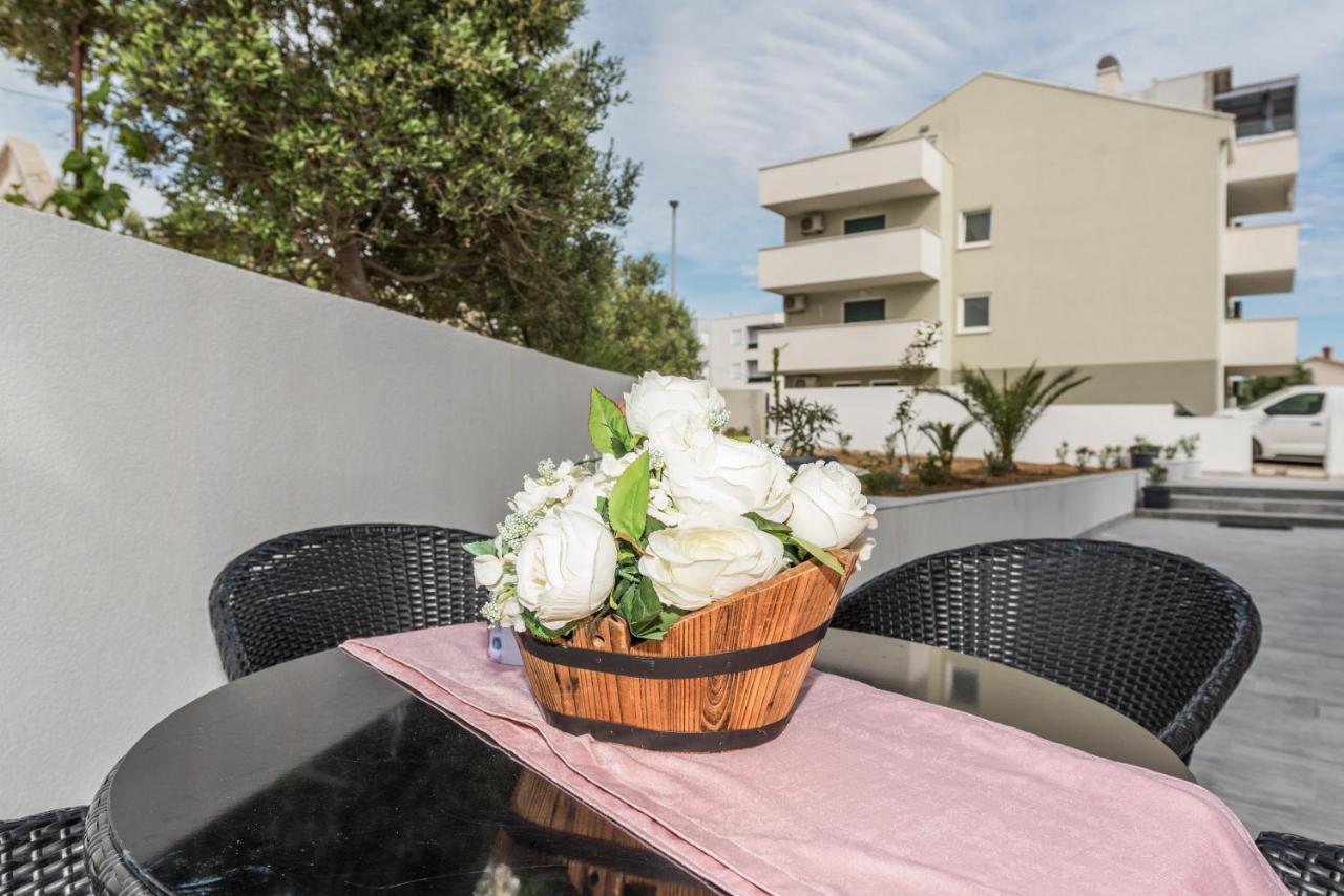 Villa Jana Luxury Apartments Novalja Eksteriør billede