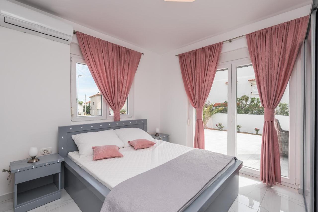 Villa Jana Luxury Apartments Novalja Eksteriør billede