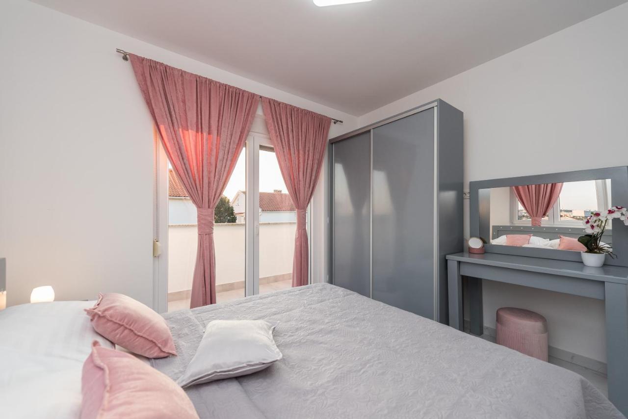 Villa Jana Luxury Apartments Novalja Eksteriør billede