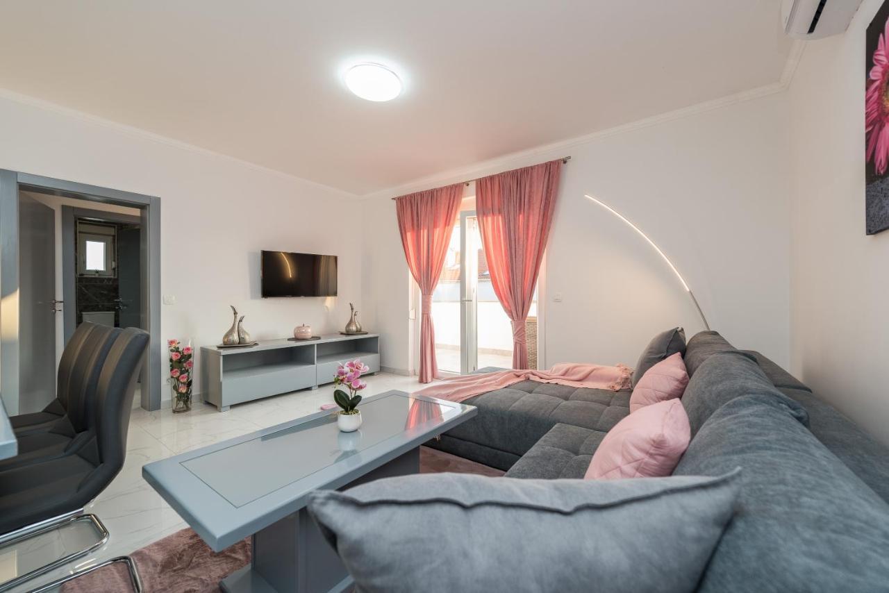Villa Jana Luxury Apartments Novalja Eksteriør billede