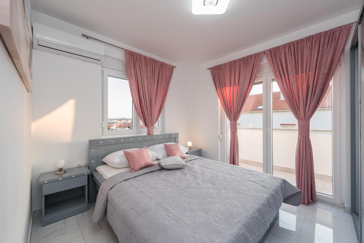Villa Jana Luxury Apartments Novalja Eksteriør billede