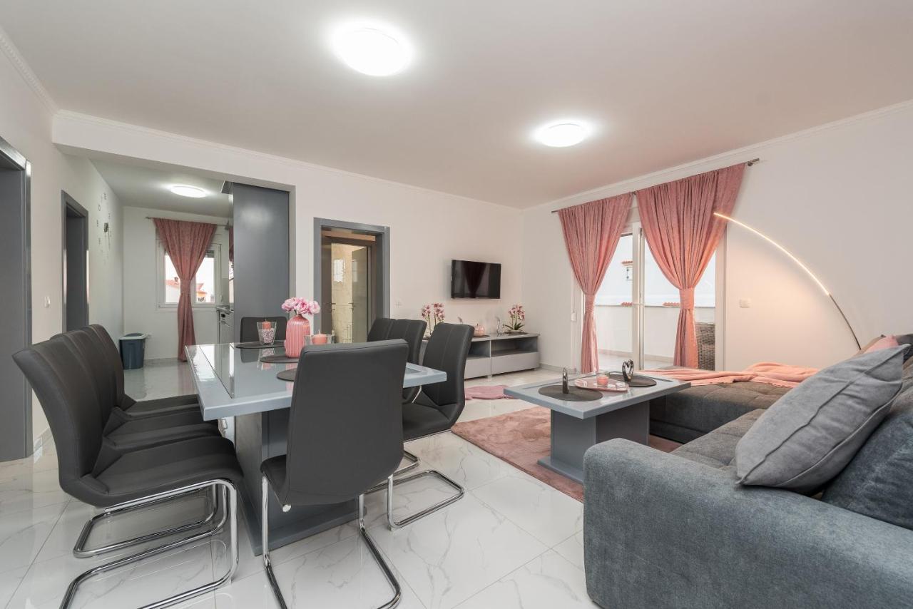 Villa Jana Luxury Apartments Novalja Eksteriør billede