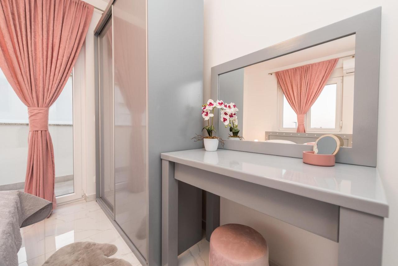 Villa Jana Luxury Apartments Novalja Eksteriør billede